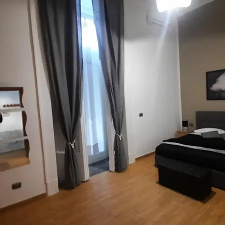 White Spagnoli Νάπολη